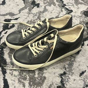 Ecco Women's Soft VII Leather Lace Up Sneakers